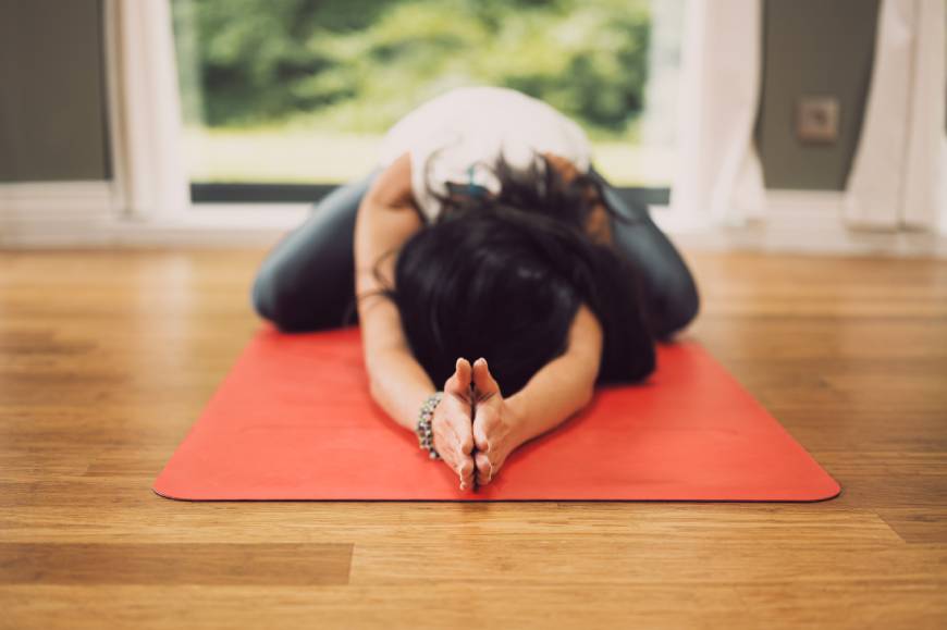 How To Clean Lululemon Yoga Mat In 4 Easy Ways